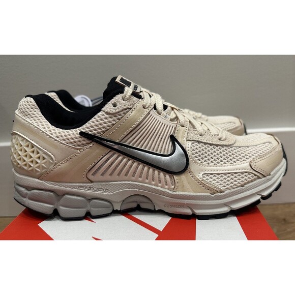 Women’s Nike Zoom Vomero 5 Running Shoes Pearl White/Chrome Light Bone 10 NIB! - Picture 3 of 16